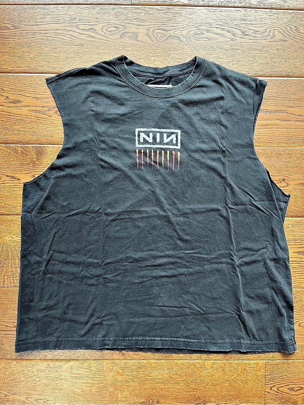 Nine Inch Nails Downward Spiral Graphic Cut-Off Sleeveless T-Shirt